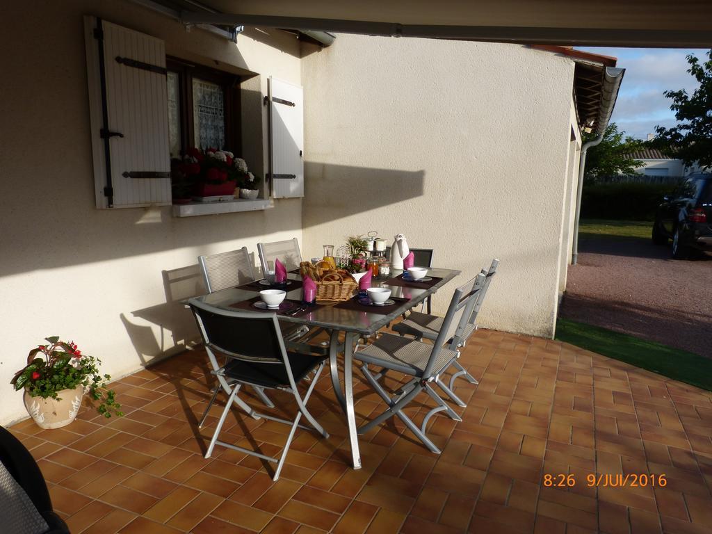 Chambre D'Hotes Les 3 Moulins Cozes Exterior photo