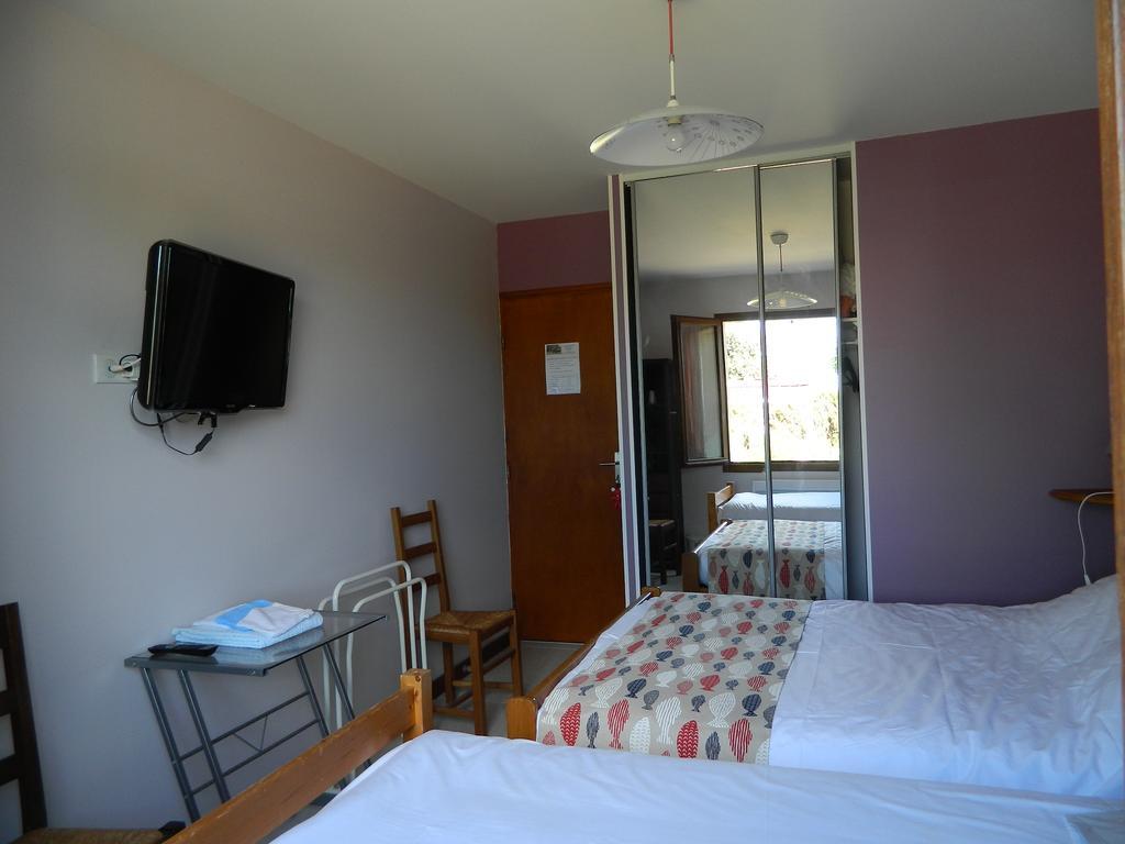 Chambre D'Hotes Les 3 Moulins Cozes Exterior photo