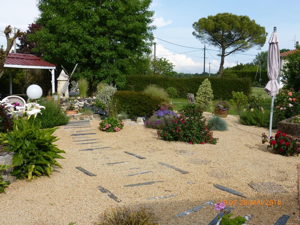 Chambre D'Hotes Les 3 Moulins Cozes Exterior photo